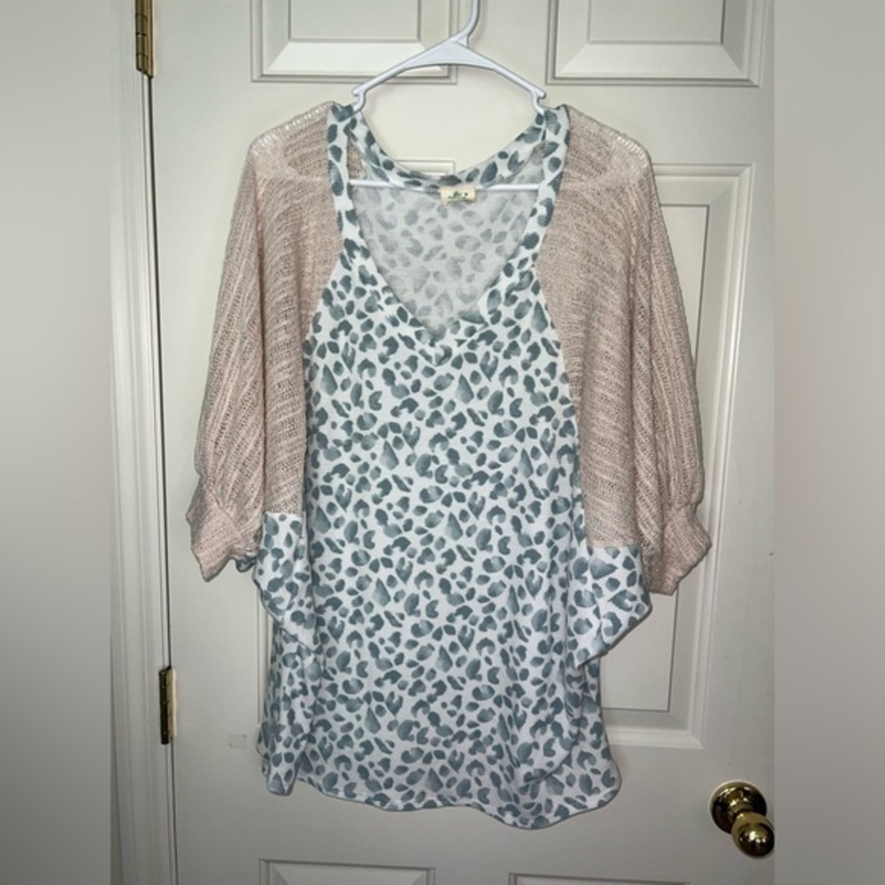 Blue Buttercup Leopard Print Cold Shoulder Knit Sleeve Top Large NWT Boho Chic
